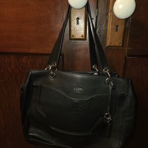 Guess Elegant Black Shoulder Bag